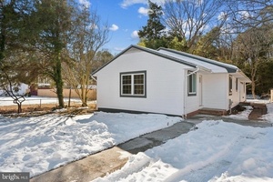 photo 1 of 18 Oak St, Cambridge, MD 21613