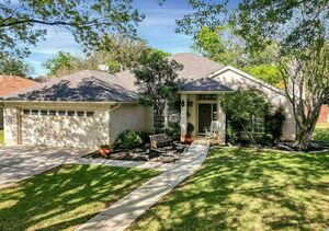 photo 1 of 1274 Fox Glen Rd, New Braunfels, TX 78130