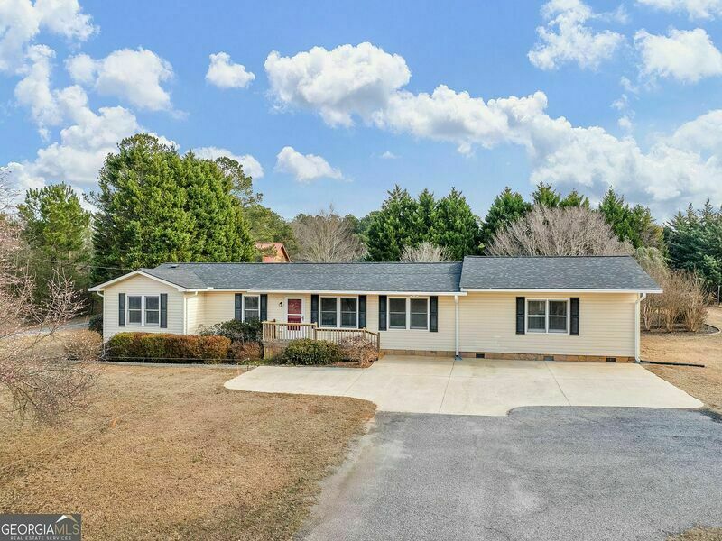 photo 1 of 424 N Green Cir, McDonough, GA 30252