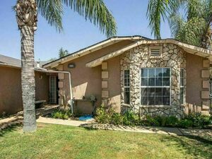photo 1 of 784 N Lillie Avenue, Dinuba, CA 93618