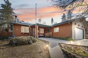 photo 1 of 40931 Elliott Dr, Oakhurst, CA 93644