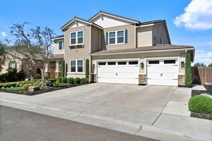 photo 1 of 1007 Highland Rd W, Madera, CA 93636