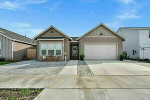photo 1 of 3117 E Howard Avenue, Visalia, CA 93292