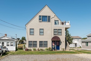 photo 1 of 26 Kings Hwy, Hampton, NH 03842