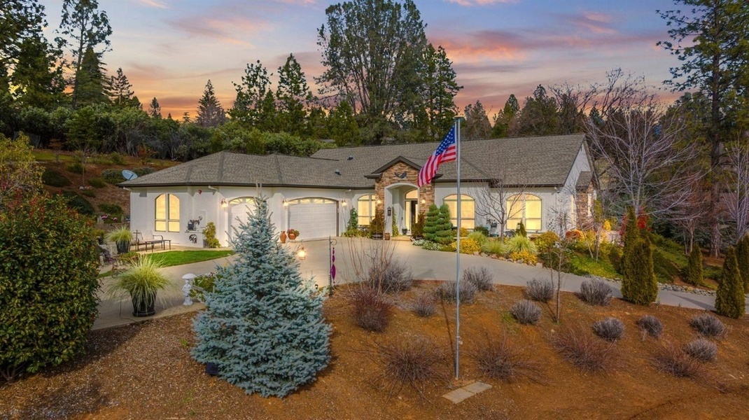 photo 1 of 4515 Monte Vista Dr, Camino, CA 95709