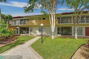 photo 1 of 860 SE 6th Ave UNIT 402, Deerfield Beach, FL 33441