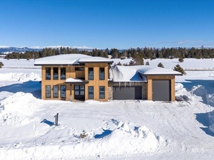 photo 1 of 13156 Hawks Bay, Donnelly, ID 83615