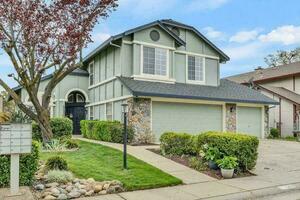 photo 1 of 1204 Chenin Blanc, Roseville, CA 95747