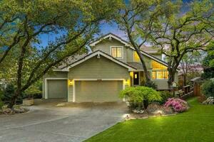 photo 1 of 1530 Foxridge Cir, Auburn, CA 95603