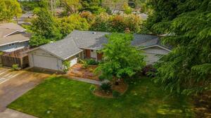 photo 1 of 5442 Bentley Way, Carmichael, CA 95608