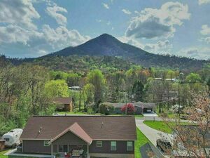 photo 1 of 3623 Shelby Dr, Sevierville, TN 37862