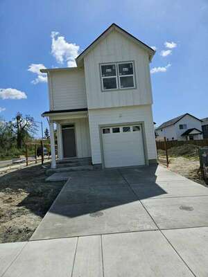 photo 1 of 841 Chestnut Way, Silverton, OR 97381