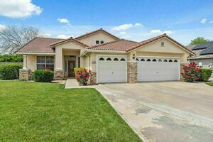 photo 1 of 2596 Pine Castle Dr, Hanford, CA 93230