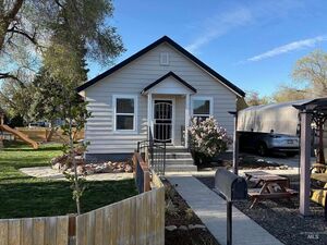 photo 1 of 1207 E Elm St, Caldwell, ID 83605