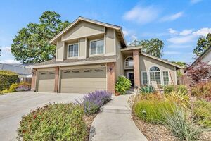 photo 1 of 9476 Queensbury Ct, Elk Grove, CA 95758