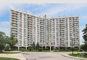 photo 1 of 40 N Tower Rd Unit 14B, Oak Brook, IL 60523