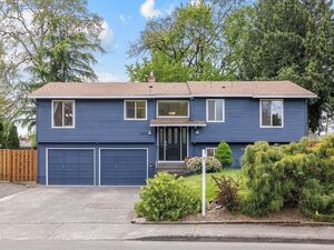 photo 1 of 4032 NE Meadow Ln, Hillsboro, OR 97124