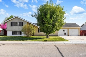 photo 1 of 7077 W Desert Ave, Boise, ID 83709