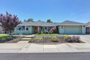 photo 1 of 8628 Banff Vista Dr, Elk Grove, CA 95624