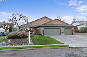 photo 1 of 923 NW 51st St, Vancouver, WA 98663