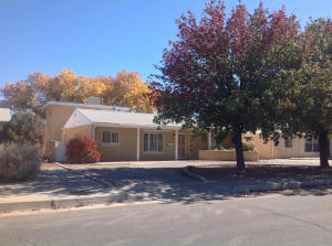 photo 1 of 612 Madeira Dr SE, Albuquerque, NM 87108