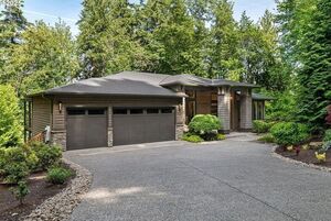 photo 1 of 1221 Glenmorrie Dr, Lake Oswego, OR 97034