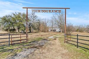 photo 1 of 724 FM 1255, Grand Saline, TX 75140