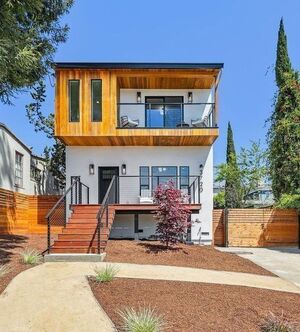 photo 1 of 3720 Wisconsin St, Oakland, CA 94619