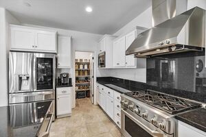 photo 1 of 6160 Parkminster Way, Roseville, CA 95747