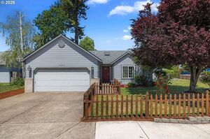 photo 1 of 33447 SW Sequoia St, Scappoose, OR 97056