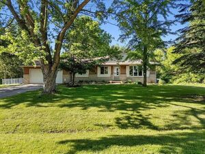 photo 1 of 1227 Taos Dr, Fenton, MI 48430