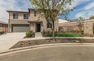 photo 1 of 4338 Monarch Pl, Madera, CA 93636