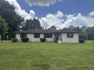 photo 1 of 302 Dow Dr, Shelbyville, TN 37160