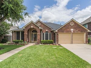 photo 1 of 2001 Navajo Dr, Deer Park, TX 77536