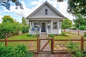 photo 1 of 589 NW 3rd Ave, Canby, OR 97013