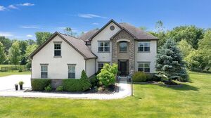 photo 1 of 5712 Summer Ridge Ln, Galena, OH 43021