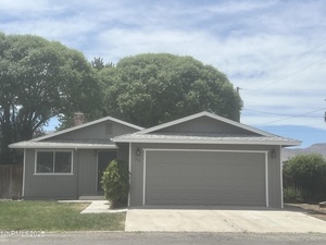 photo 1 of 231 N Whitacre St, Yerington, NV 89447