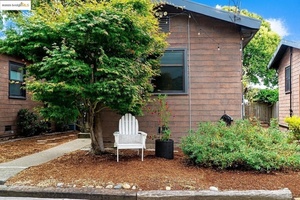 photo 1 of 1130 Derby St, Berkeley, CA 94702