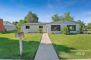 photo 1 of 2302 Jackson St, Caldwell, ID 83605