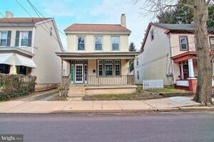 photo 1 of 110 S  Franklin St, Pottstown, PA 19464