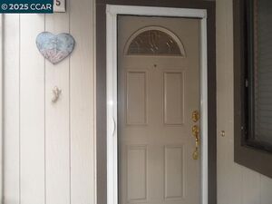 photo 1 of 1405 Hull Ln, Martinez, CA 94553