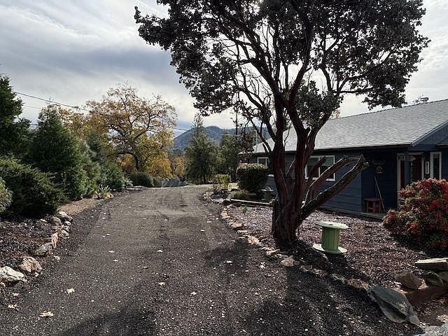 photo 1 of 39468 Summit Dr, Oakhurst, CA 93644