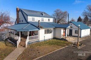 photo 1 of 495 E  Bridge St, Midvale, ID 83645