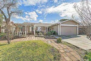 photo 1 of 3025 Timmy Ave, Clovis, CA 93612