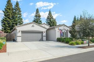 photo 1 of 3132 S Kennedy St, Visalia, CA 93292