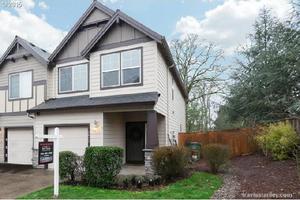 photo 1 of 3613 Oak Hollow Dr, Newberg, OR 97132