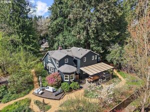 photo 1 of 8952 SW 25th Ave, Portland, OR 97219