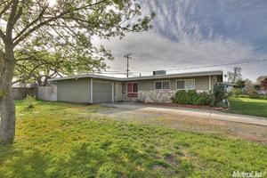 photo 1 of 6601 Stoneman Dr, North Highlands, CA 95660