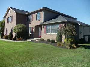 photo 1 of 39 Rolling Woods Ln, West Seneca, NY 14224