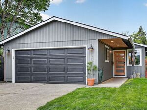 photo 1 of 3709 SE 65th Ave, Portland, OR 97206